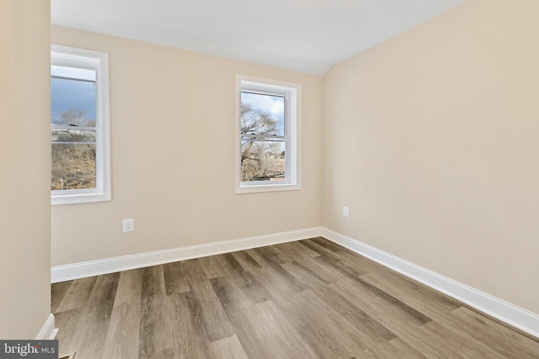 912 Ashburton St Photo