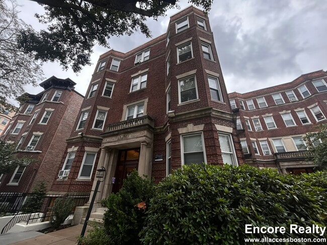 property at 98 Queensberry St