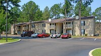 Building Photo - The Hamptons at Pine Bend Apartamentos in Mobile, Alabama