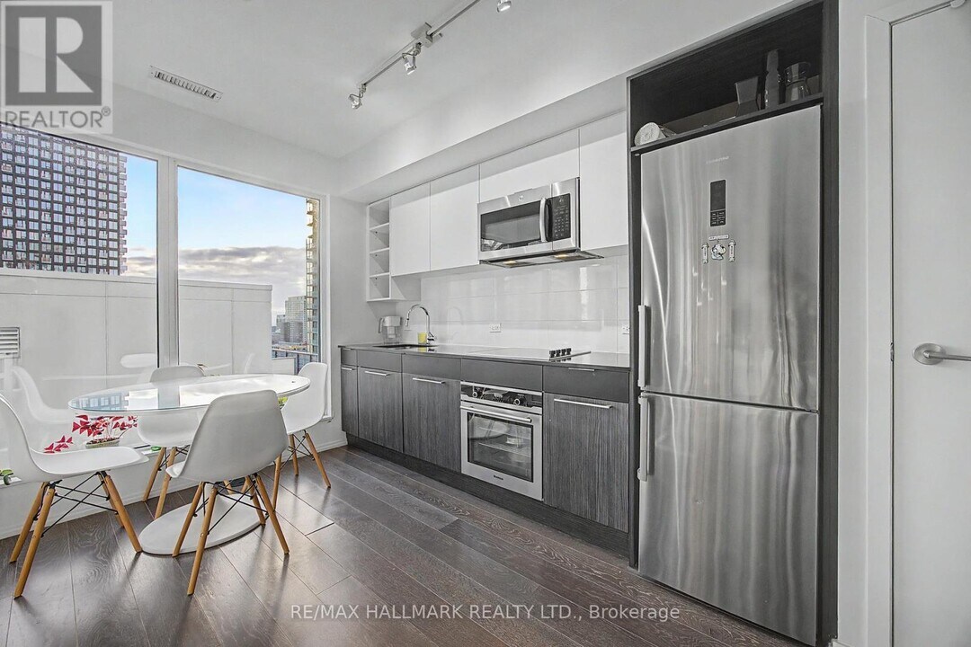 68 Shuter St in Toronto, ON - Building Photo