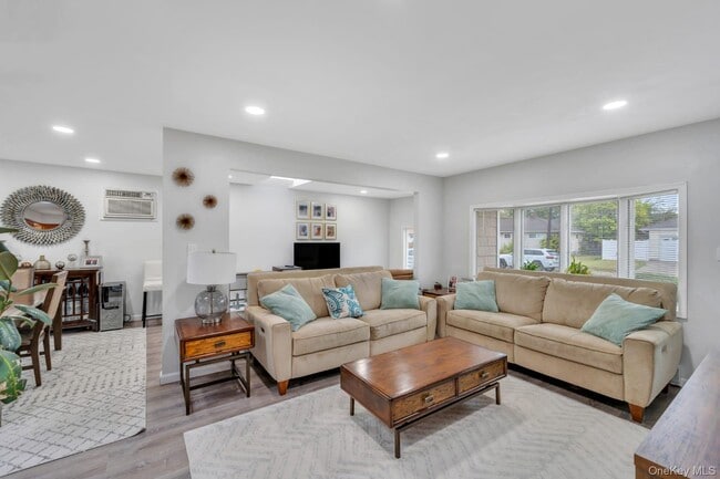 property at 1004 N Delaware Ave