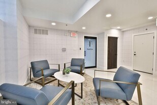 4247 Locust St, Unit 0B-908 in Philadelphia, PA - Building Photo