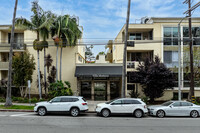 Villa Montana Condominium Association in Los Angeles, CA - Building Photo - Building Photo