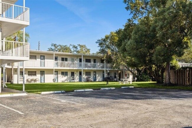 property at 320 Lakeview St