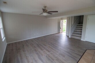 5307 Silver Mill Dr in Columbia, MO - Building Photo - Building Photo