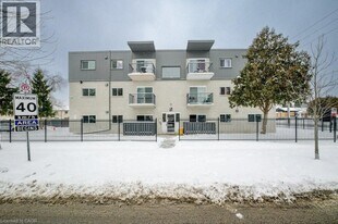 151 Marconi Blvd in London, ON - Building Photo