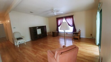 5935 Camelot Dr N in Sarasota, FL - Building Photo - Building Photo