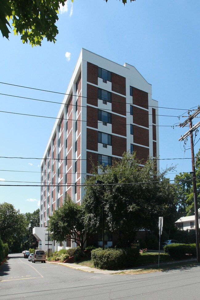Greenfield Acres in Greenfield, MA - Foto de edificio - Building Photo