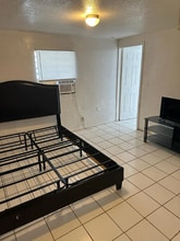 201 NW 28th Terrace in Fort Lauderdale, FL - Building Photo - Building Photo