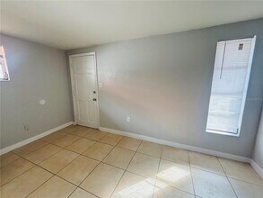 1310 Lexington Ct in Tampa, FL - Building Photo - Building Photo