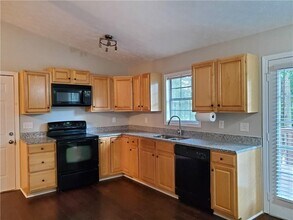 394 Russell Ridge Dr in Lawrenceville, GA - Building Photo - Building Photo