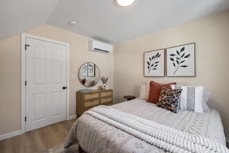 23 Deer St, Unit B in Tilton, NH - Building Photo - Building Photo
