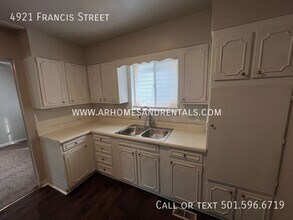 4921 Francis St in North Little Rock, AR - Building Photo - Building Photo