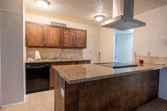14658 Flair Dr in Houston, TX - Building Photo - Building Photo