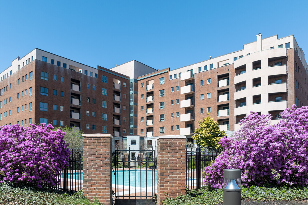 Mill Creek Condominiums in Chelsea, MA - Foto de edificio