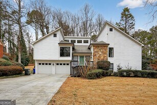 3445 Johnson Ferry Rd NE in Roswell, GA - Building Photo
