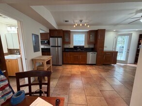 6570 Louis Xiv St in New Orleans, LA - Foto de edificio - Building Photo