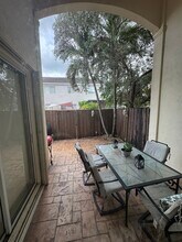11325 NW 55th Ln in Doral, FL - Building Photo - Building Photo