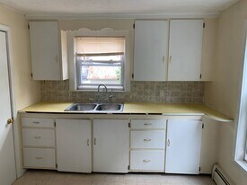 6 Dale St, Unit #2 in Sanford, ME - Building Photo