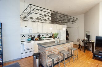 1855 N Halsted St in Chicago, IL - Building Photo - Building Photo