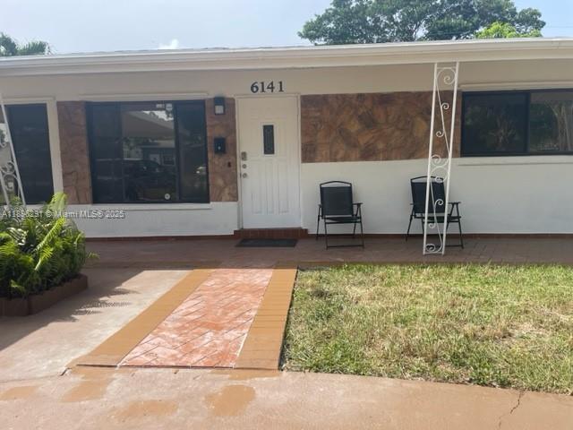 6141 Wiley St in Hollywood, FL - Building Photo