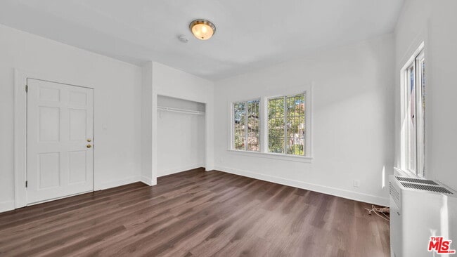 806 W 40th Pl in Los Angeles, CA - Building Photo - Building Photo