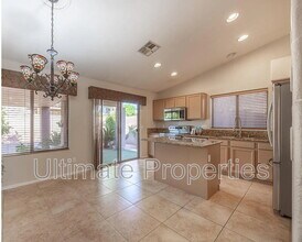 10824 W Sands Dr in Sun City, AZ - Building Photo - Building Photo