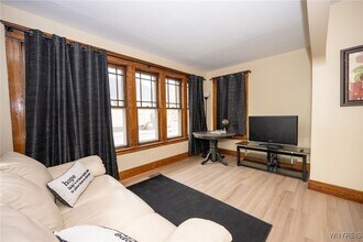 98 E Delavan Ave in Buffalo, NY - Building Photo - Building Photo