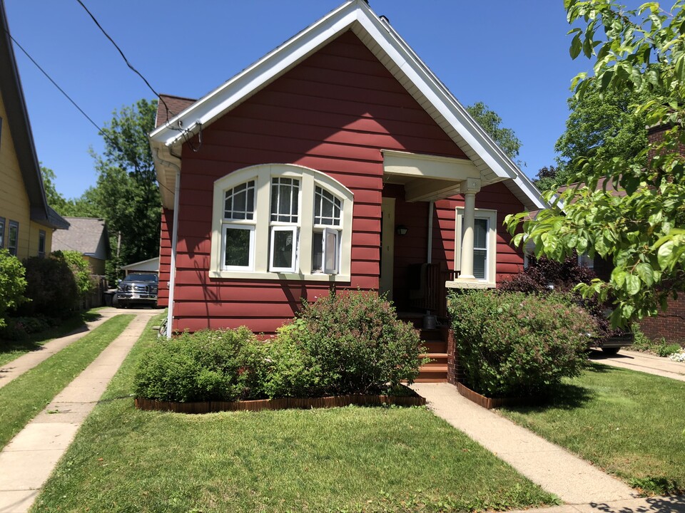 1934 E Mifflin St in Madison, WI - Building Photo