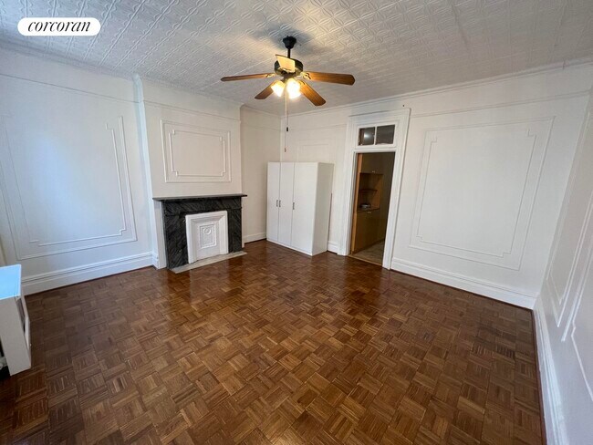 448 W 49th St in New York, NY - Building Photo - Building Photo