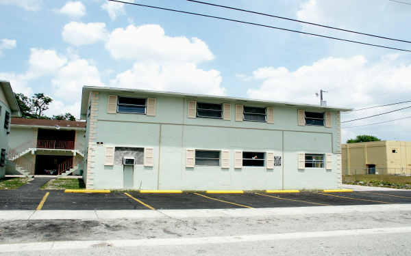 741 NW 60th St in Miami, FL - Building Photo - Building Photo