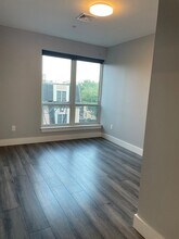 55 W Fifth St, Unit 404 in Boston, MA - Building Photo - Building Photo
