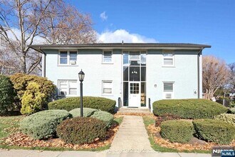 23-05 High St in Fair Lawn, NJ - Building Photo - Building Photo