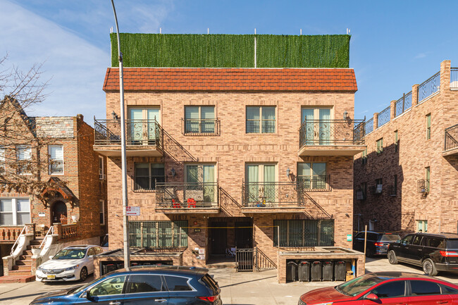 750 E 2nd St in Brooklyn, NY - Foto de edificio - Building Photo