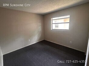 615 13th Ave NW in Largo, FL - Building Photo - Building Photo