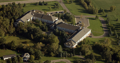 Oak Meadows in Oakdale, MN - Building Photo - Primary Photo