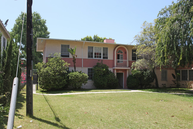 Willow Crest Apartments in North Hollywood, CA - Building Photo - Building Photo