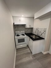 18 Gilroy Dr in Toronto, ON - Building Photo - Building Photo