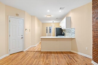 378 Baldwin Ave in Jersey City, NJ - Building Photo - Building Photo