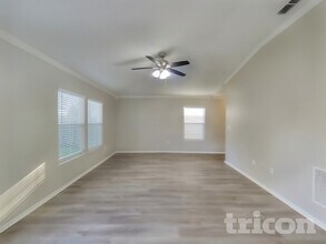 11931 Alexandra Dr, Unit E-428 in Jacksonville, FL - Foto de edificio - Building Photo