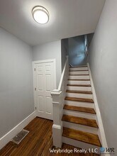 923 Rogers Pl in Cincinnati, OH - Building Photo - Building Photo