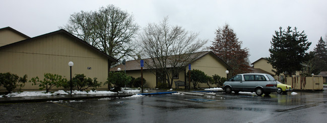 Cottage Grove Housing in Cottage Grove, OR - Building Photo - Building Photo