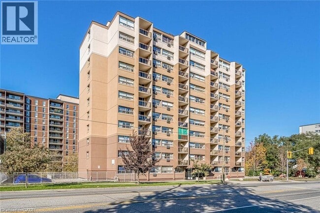 1950 Main St W
