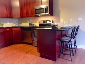 171 Grape St in Philadelphia, PA - Building Photo - Building Photo