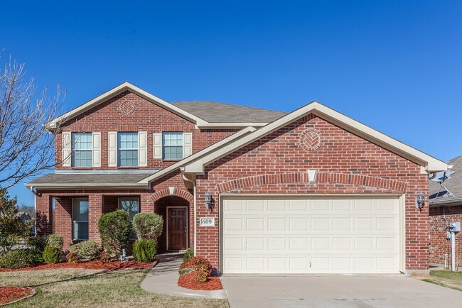 property at 609 Cove Ct