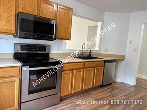 73 Creeks End Cir in Mills River, NC - Building Photo - Building Photo