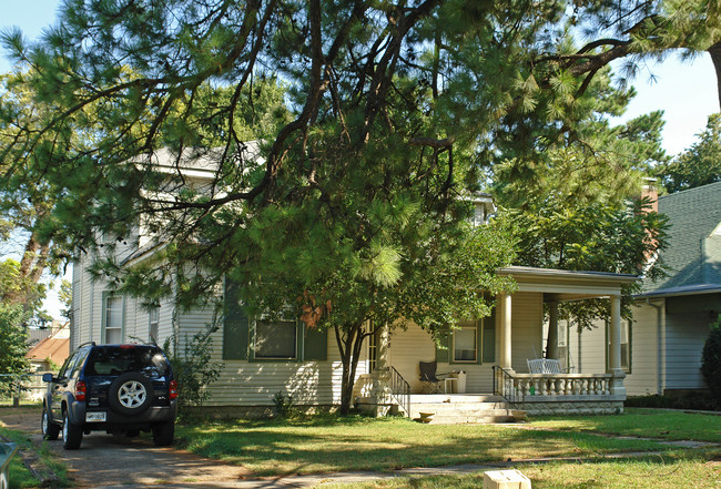 2158 Monroe Ave in Memphis, TN - Building Photo - Building Photo