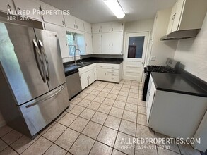 2832 W Mt Comfort Rd in Fayetteville, AR - Building Photo - Building Photo
