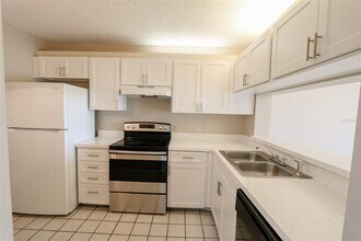 2424 W Tampa Bay Blvd in Tampa, FL - Building Photo - Building Photo