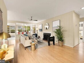 4806 Edgefield Rd, Unit 4423-004 in Bethesda, MD - Building Photo - Building Photo